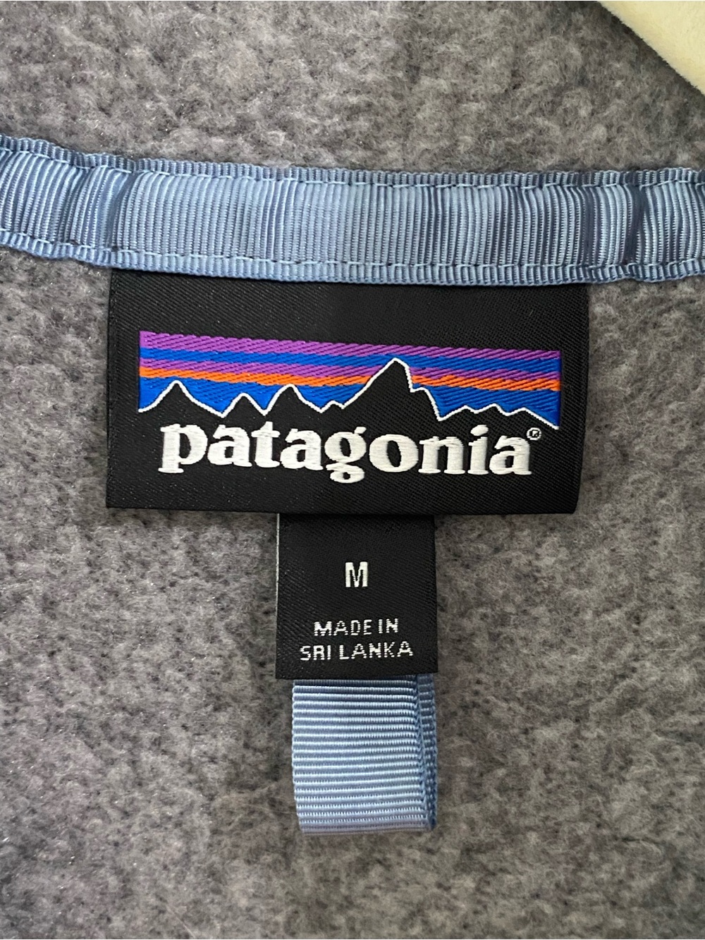 Patagonia Women’s Gray Sherpa Fleece Vest with slate Blue Trim-M - Picture 3 of 4